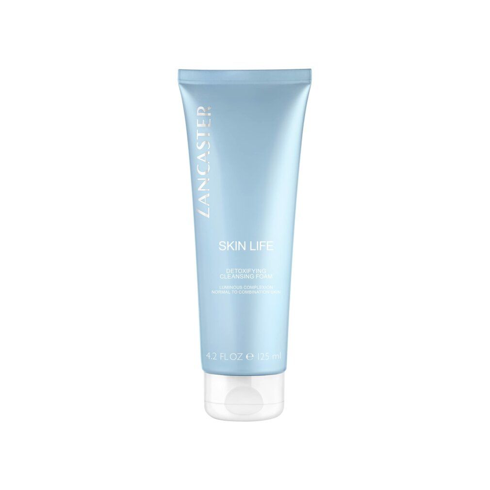 Hellblaue Tube mit weißem Verschluss. Aufschrift: LANCASTER, SKIN LIFE, Detoxifying Cleansing Foam. 4.2 FL.OZ. e 125 ml.