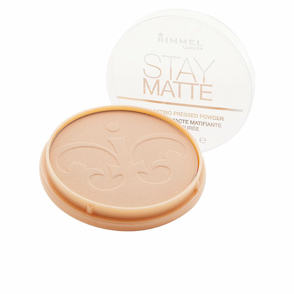Runder, beigefarbener Puderbehälter, geöffnet. Aufschrift: Rimmel London, Stay Matte. Beige Puder mit geprägtem Muster.