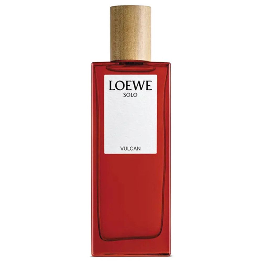 Rote Glasflasche mit Holzverschluss. Etikett mit 'LOEWE SOLO VULCAN'.