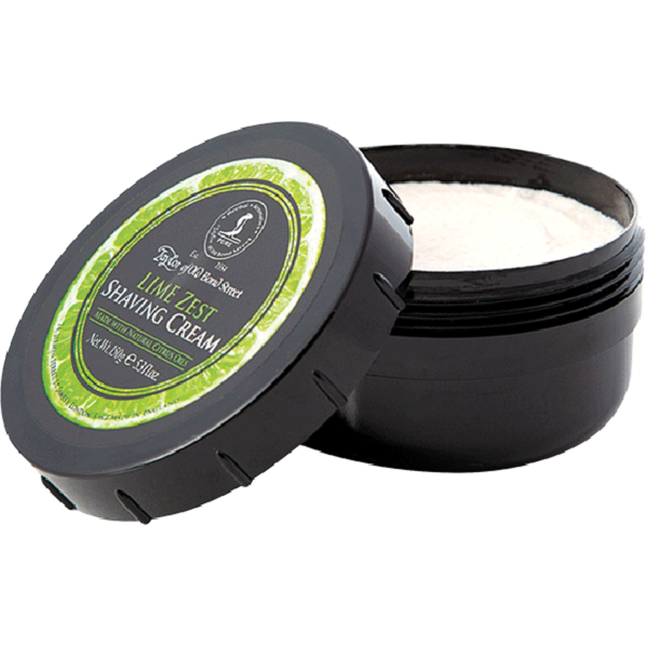 Schwarzer Tiegel mit geöffnetem Deckel. Auf dem Deckel steht "Lime Zest Shaving Cream". Cremefarbene Rasiercreme im Tiegel.