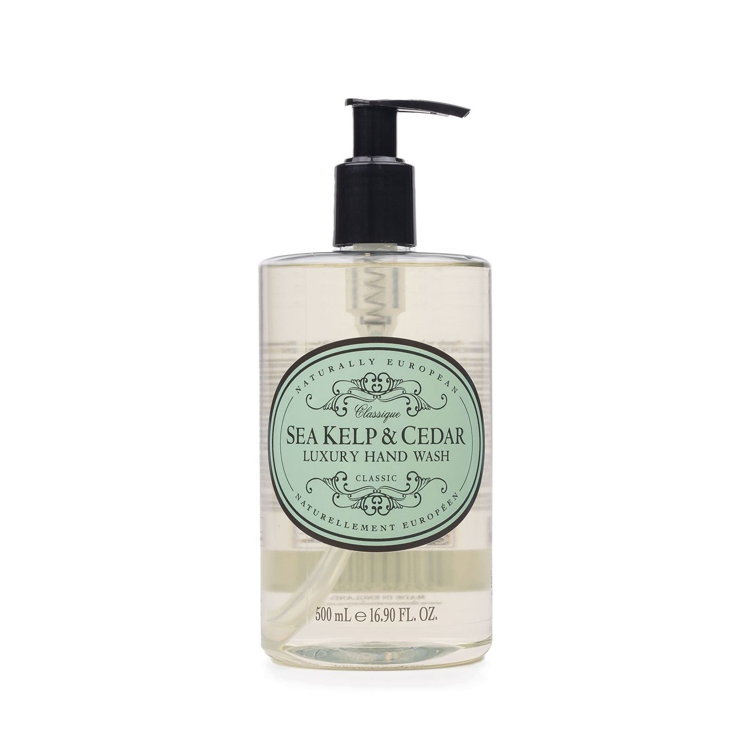 Transparente Flüssigseife mit Pumpspender. Aufschrift: Sea Kelp & Cedar Luxury Hand Wash. Fassungsvermögen: 500 ml.