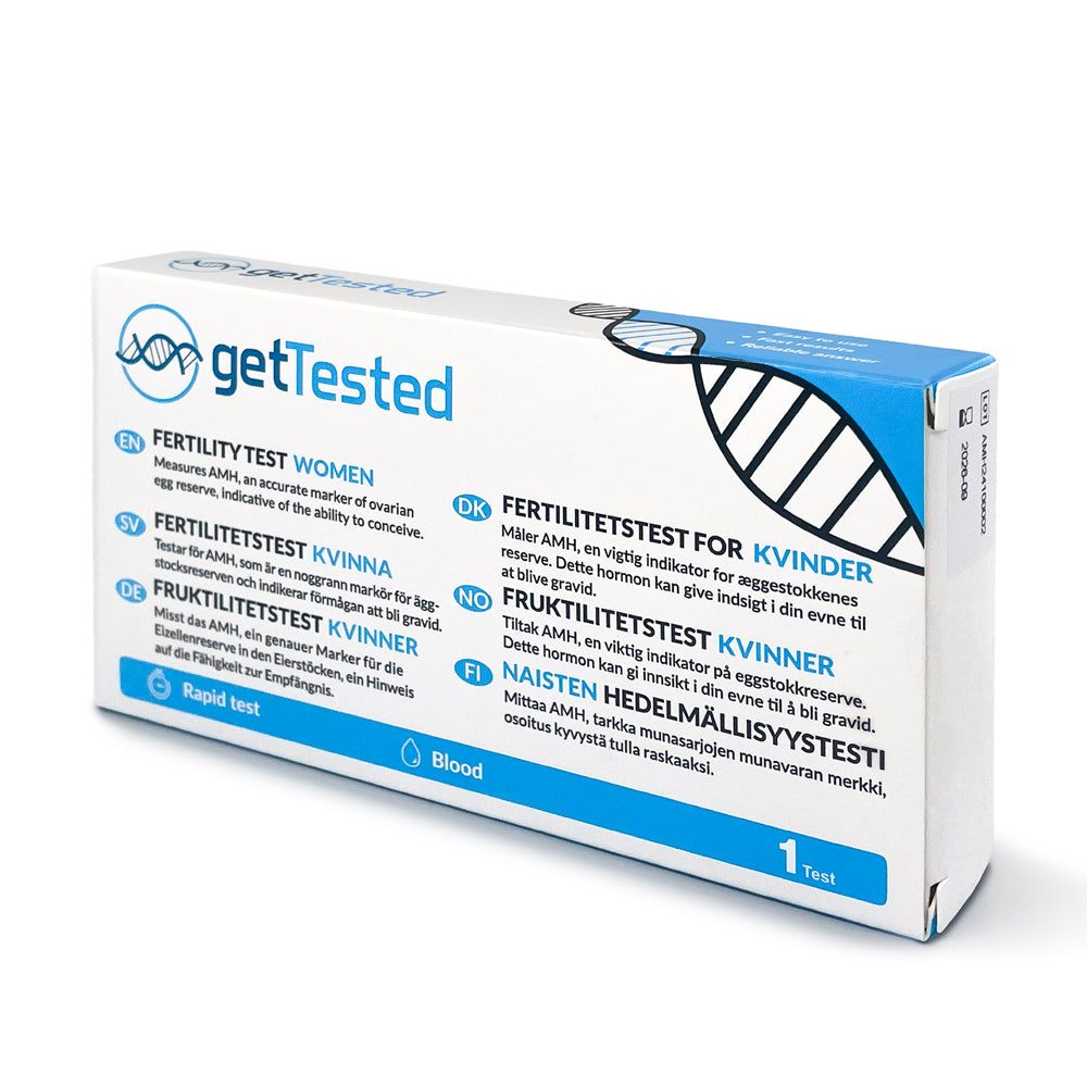 GetTested Fruchtbarkeitstest für Frauen. Weiße Verpackung mit blauer Schrift. Mehrsprachige Produktinformationen.