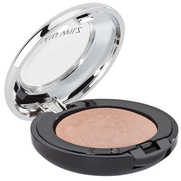 Highlighter in schwarzem, rundem Behälter mit silberfarbenem Deckel. Deckel geöffnet, Produkt sichtbar. Aufschrift: Malu Wilz.
