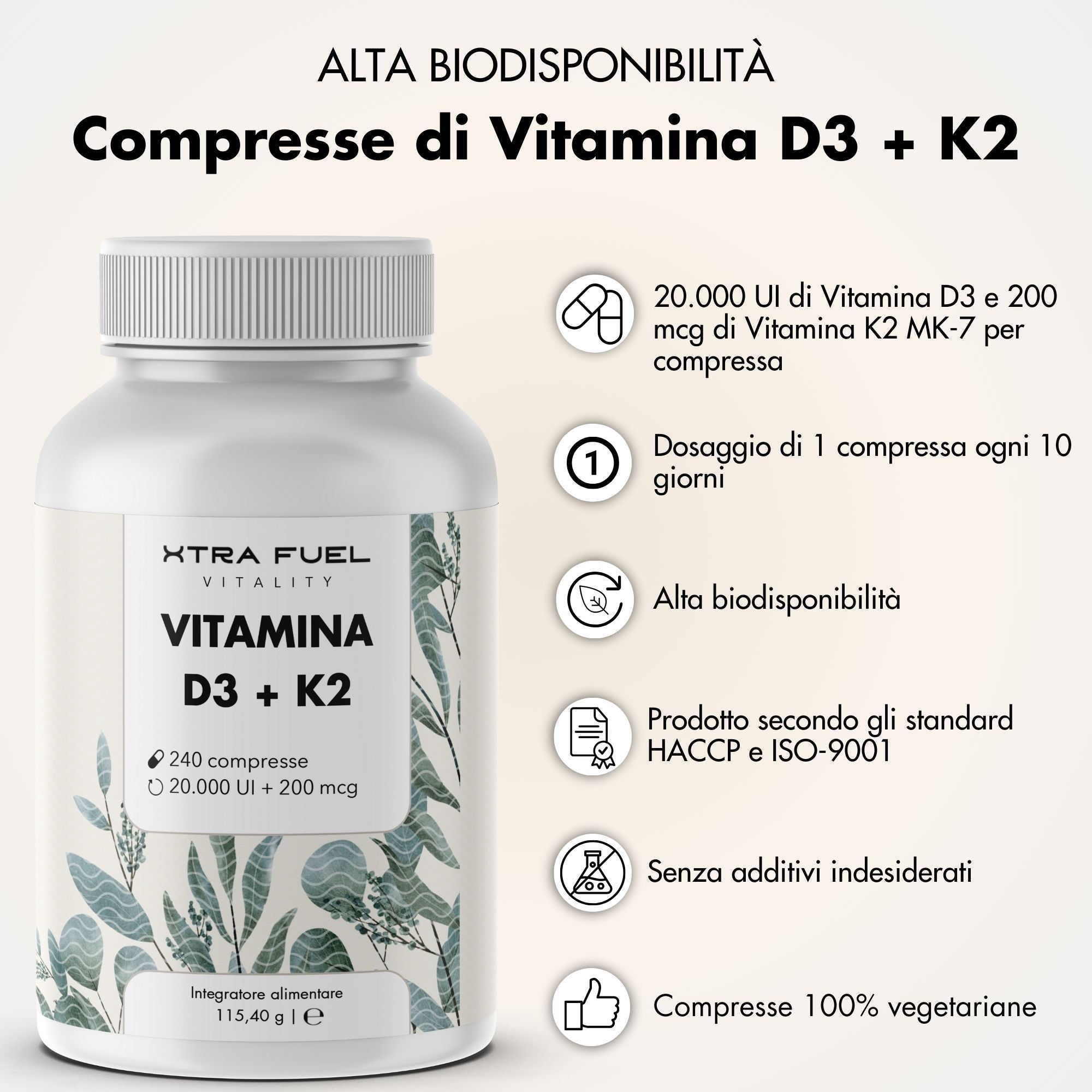 Flacone bianco di XTRA FUEL Vitamin D3 + K2. Contiene 240 compresse, 20.000 UI di vitamina D3 e 200 mcg di K2 MK-7.