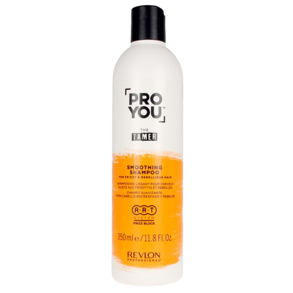 Weiße Shampoo-Flasche mit schwarzem Deckel. Orangefarbener Streifen mit Text. "PRO YOU THE TAMER" und "Smoothing Shampoo" sind sichtbar.