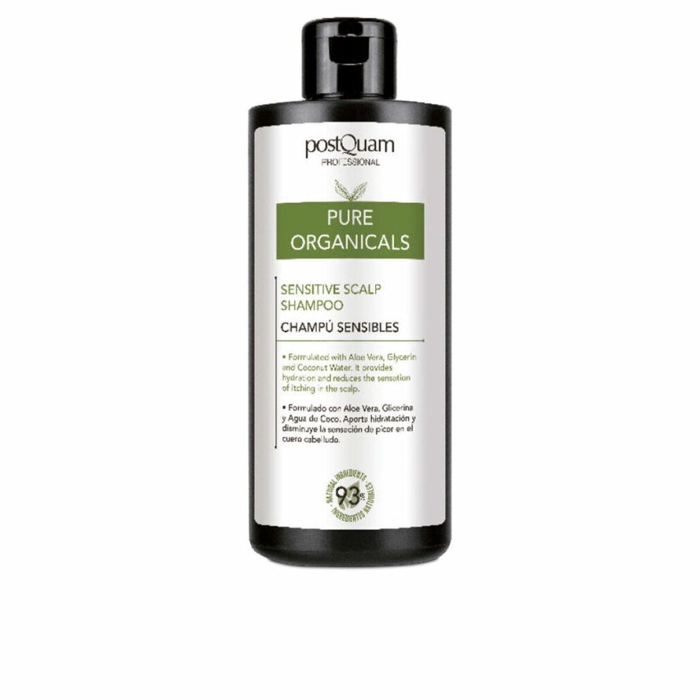 Schwarze Flasche mit Etikett. Text: Postquam, Pure Organicals, Sensitive Scalp Shampoo. Grün-weißes Etikett. 93% Siegel.