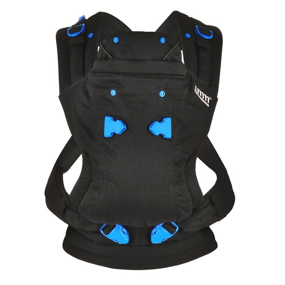 Schwarze Babytrage mit blauen Schnallen. Logo 'umm'.