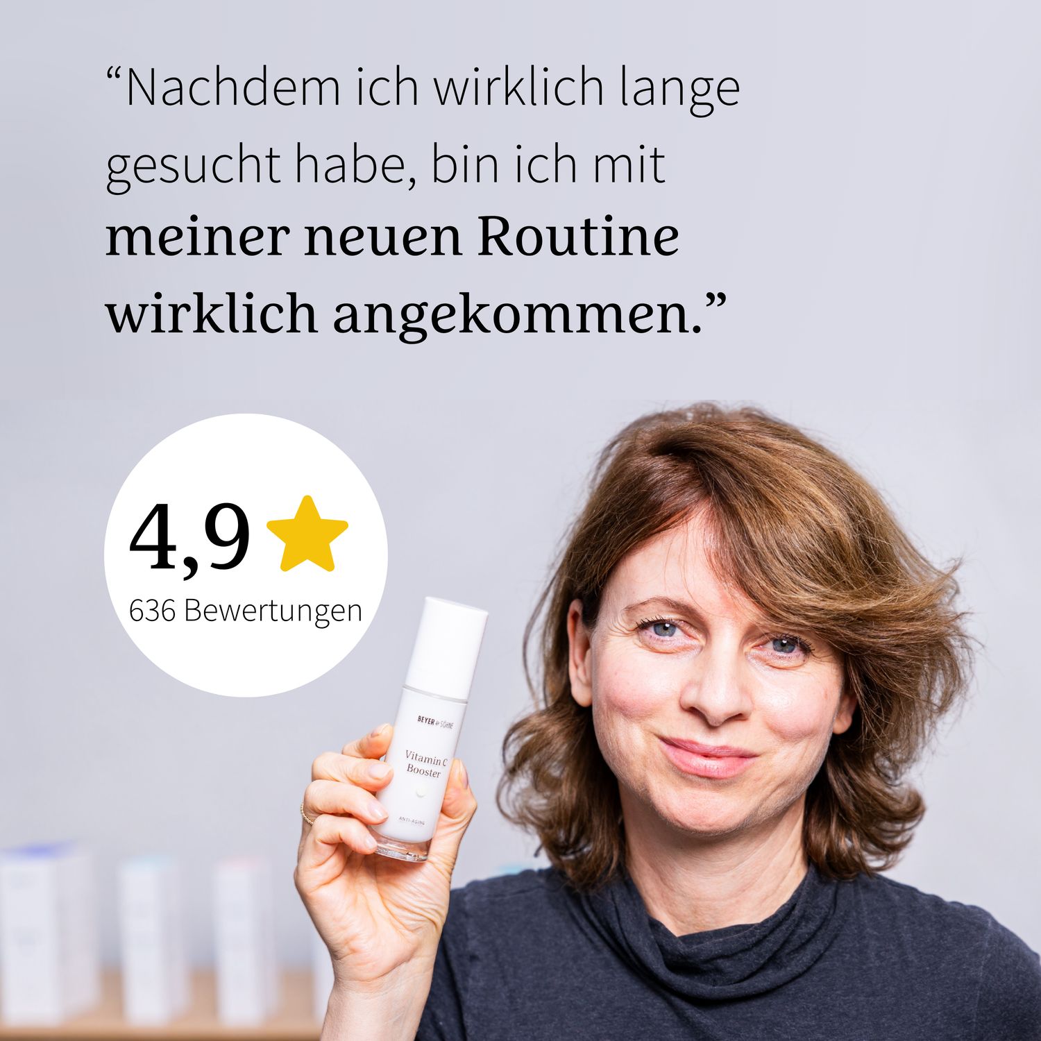 Frau hält Serumflakon. Text: '4,9 Sterne' und '636 Bewertungen'.