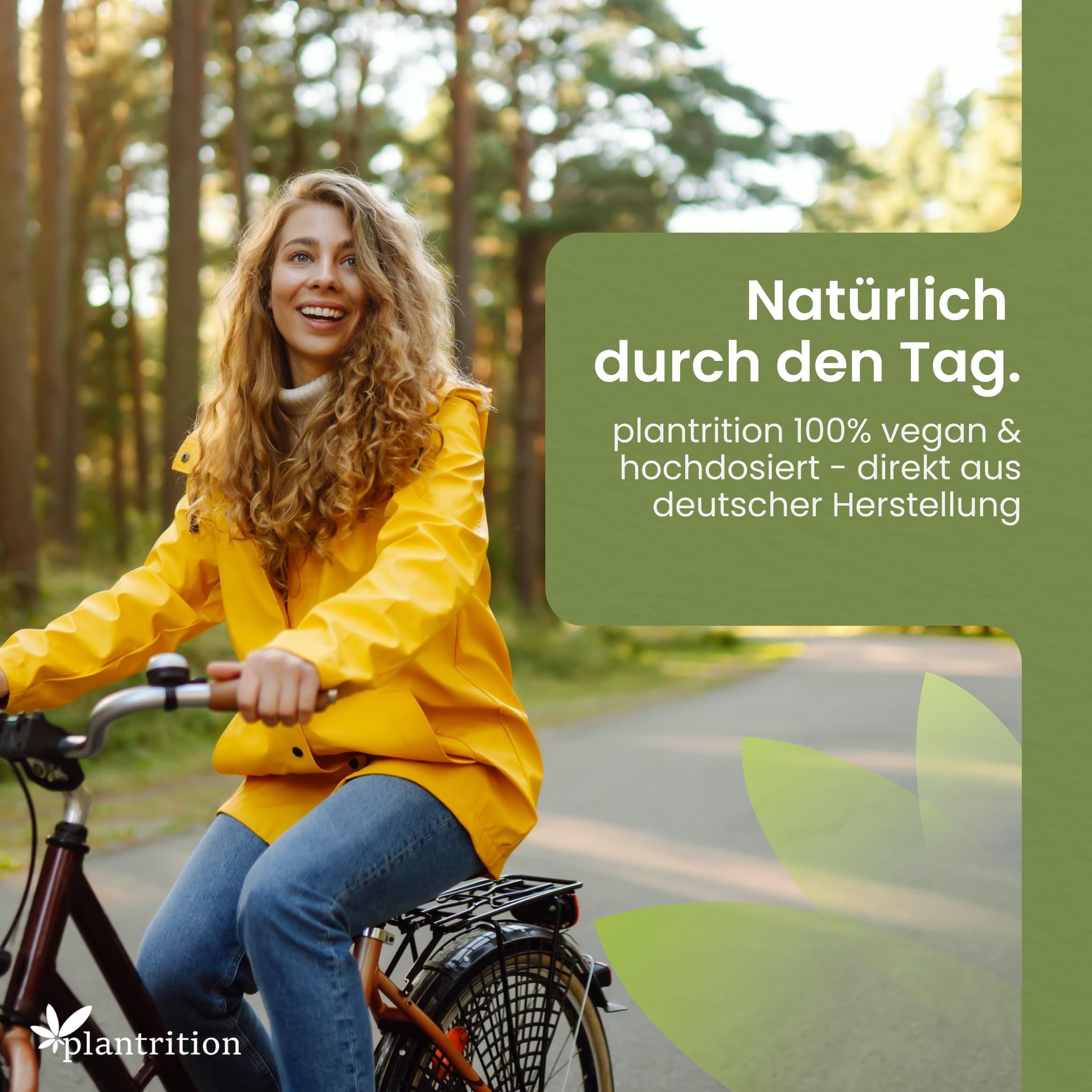 Frau auf Fahrrad. Plantrition. 100% vegan und hochdosiert. Direkt aus deutscher Herstellung. Gelbe Jacke.