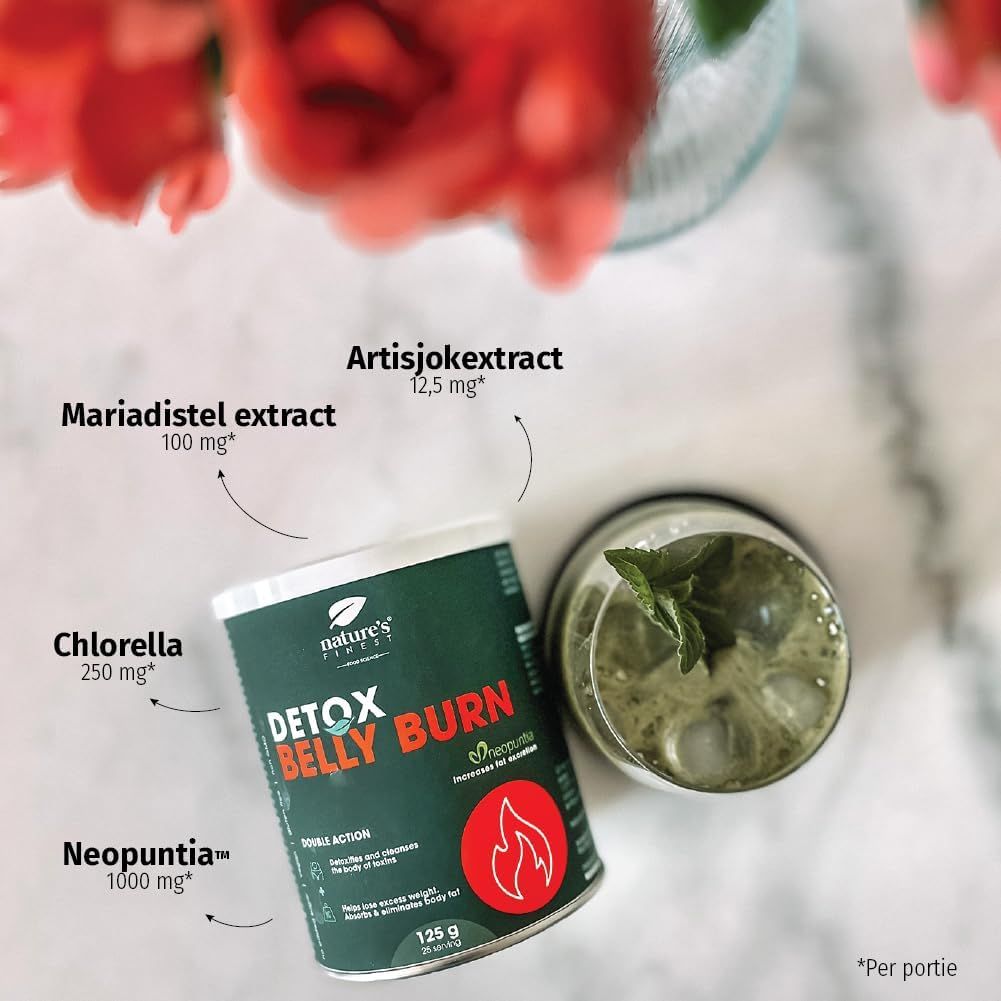 Product en glas met drank. Detox Belly Burn. 125g. 2-in-1 Detox. Klinisch bewezen. Ondersteunt gewichtsbeheersing.