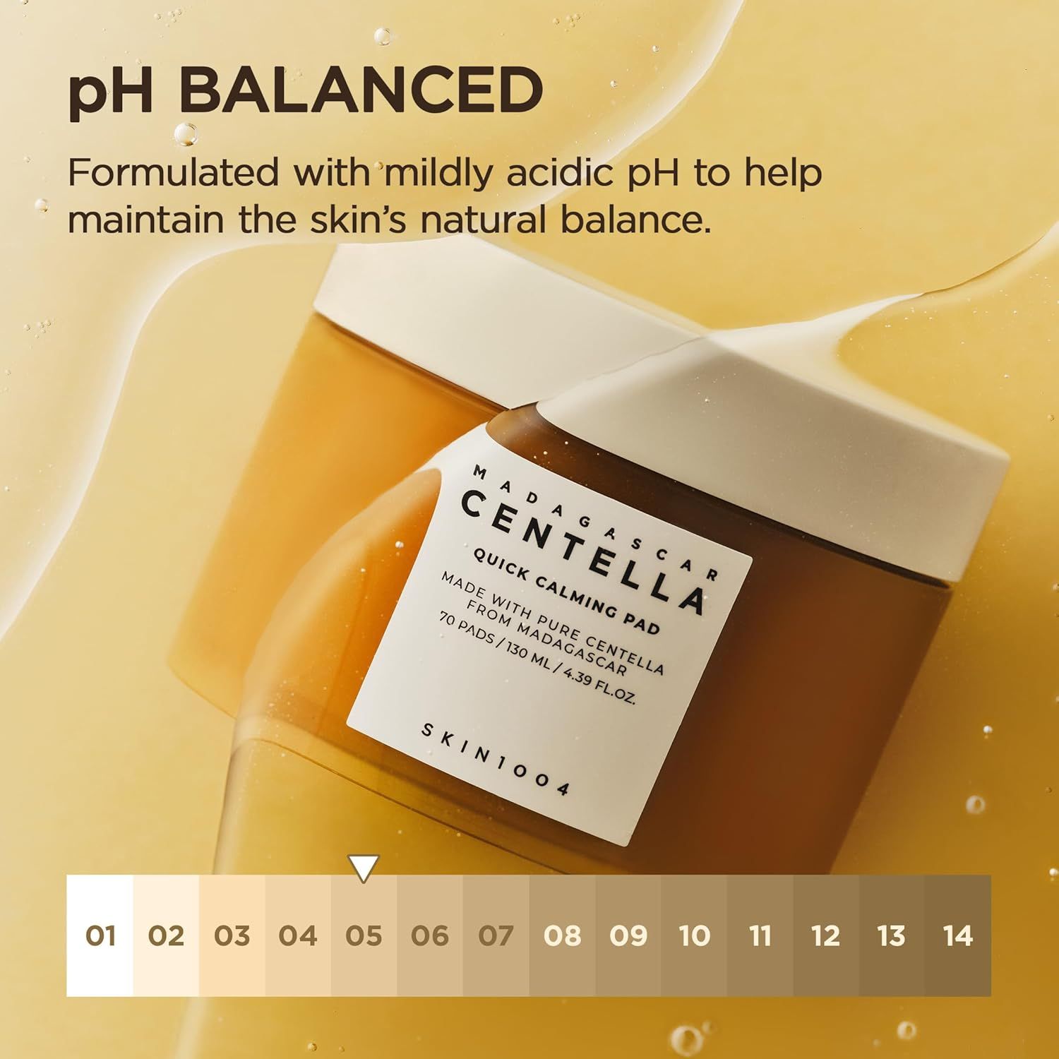 Zwei Behälter mit Toner-Pads. Text: pH Balanced. Formuliert mit leicht saurem pH-Wert, um das natürliche Gleichgewicht der Haut zu erhalten.