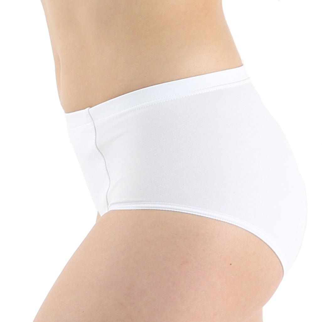 Weiße Miederhose, Seitenansicht. Hoher Bund, glatte Oberfläche. Auf hellem Hintergrund.