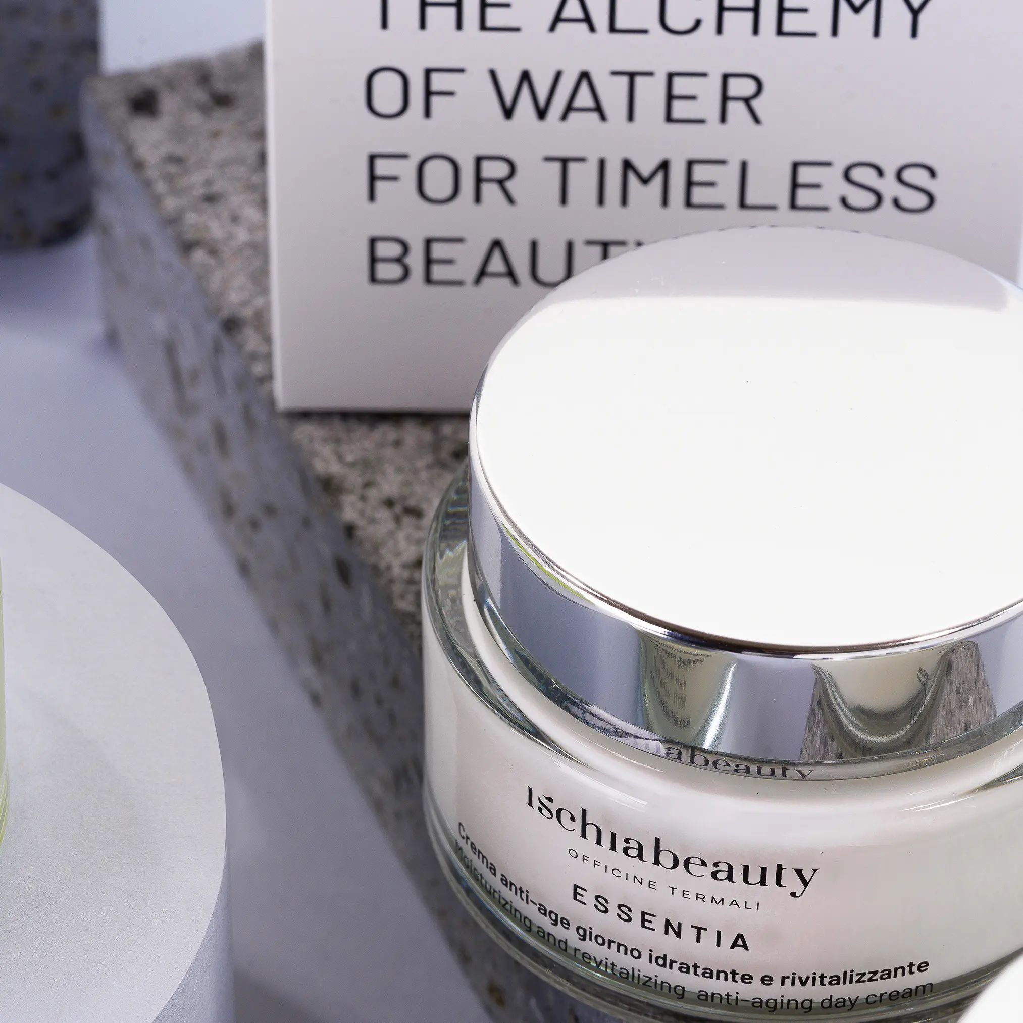 ischiabeauty Feuchtigkeitsspendende und revitalisierende Anti-Aging-Tagescreme