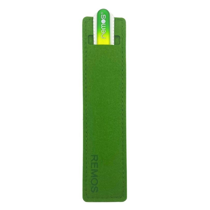 Glasnagelfeile in grünem Etui. Marke REMOS. Etui mit Logo. Auf weißem Hintergrund.