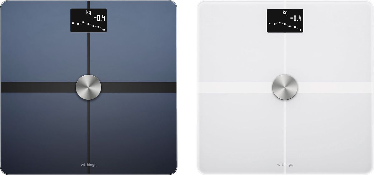 Zwei Waagen: eine blaue und eine weiße. Beide mit digitaler Anzeige. Runde Taste in der Mitte. Mitings-Logo. Zeigt Gewicht und Trendkurve.