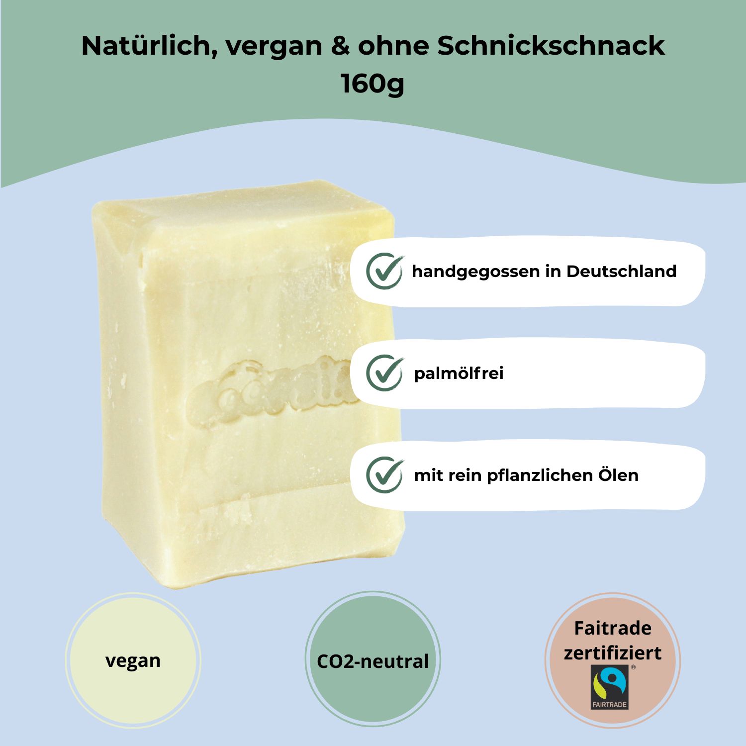 Ein Hund im Bad neben einer Flasche Goopsi Hundeshampoo mit Fairtrade-Aprikosenkernöl.