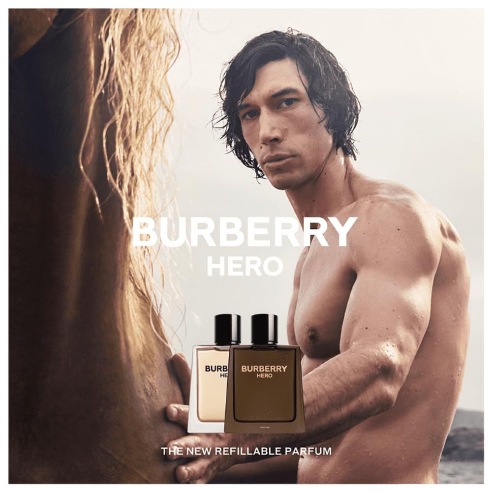 Werbebild Burberry Hero Parfum Nat. Spray. Zwei Flakons, Mann mit freiem Oberkörper. Schriftzug: BURBERRY HERO, THE NEW REFILLABLE PARFUM.