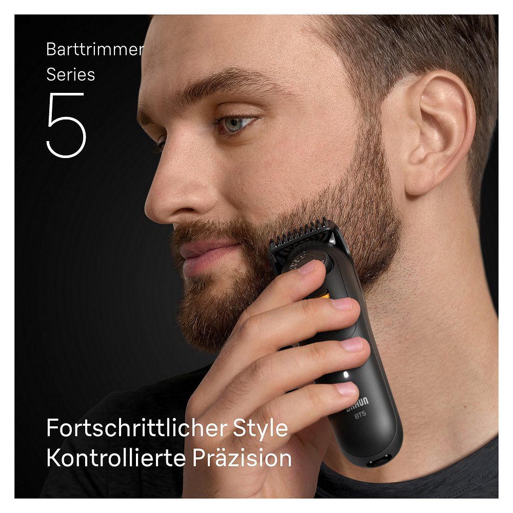 Mann trimmt seinen Bart mit dem Braun Bartschneider Series 5.