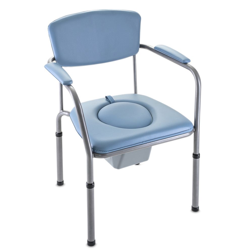 Toilettenstuhl mit blauem Sitz und Rückenlehne. Armlehnen und Gestell aus Metall. Unter dem Sitz befindet sich ein Eimer.