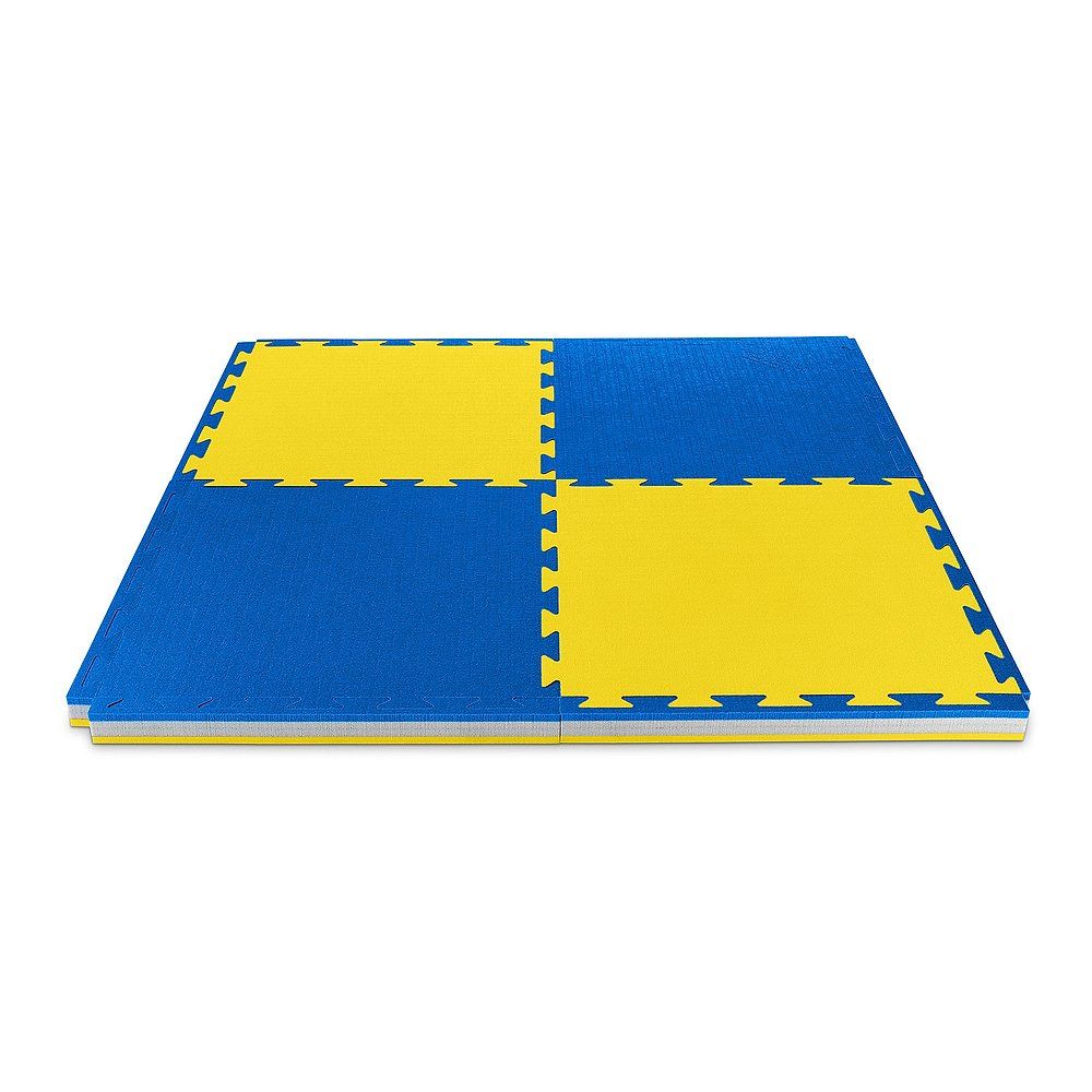 Vier quadratische Spielmatten, blau und gelb. Zusammengesetzt. Gelbe und blaue Teile.