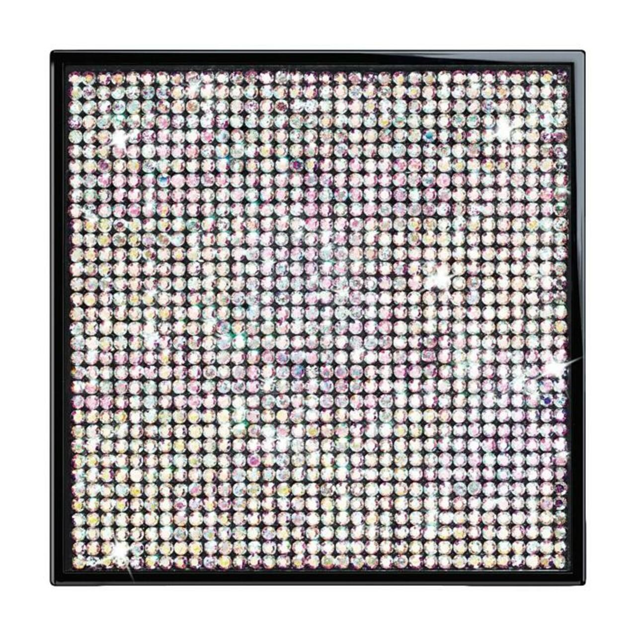 Quadratische, schwarze Puderdose, vollständig mit kleinen, glitzernden Kristallen bedeckt.