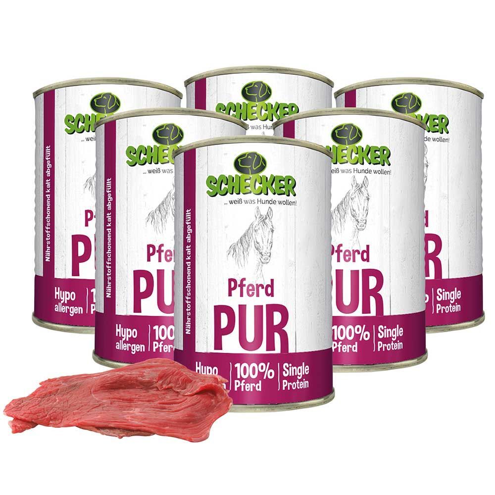 Mehrere Dosen Hundefutter mit der Aufschrift "Pferd PUR". Daneben ein Stück rohes Fleisch.