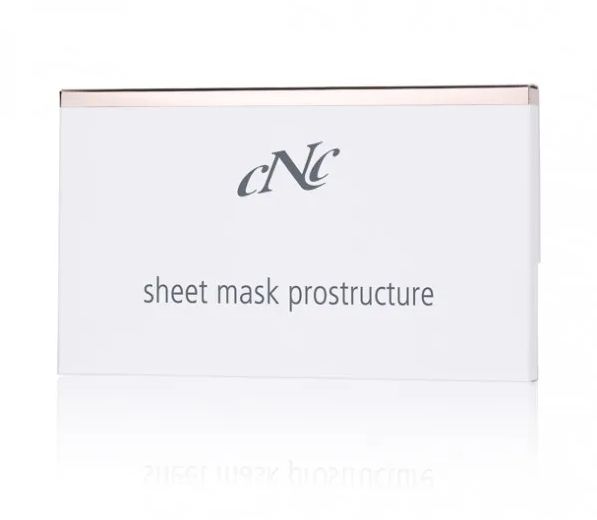 Weiße Verpackung mit Logo und Schriftzug. Oben silberfarbener Streifen. Schriftzug: sheet mask prostructure.