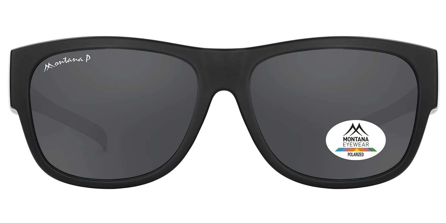 Schwarze Sonnen-Überbrille. Montana Eyewear Logo und Polarisations-Aufkleber. Rechteckige Form, breiter Rahmen.