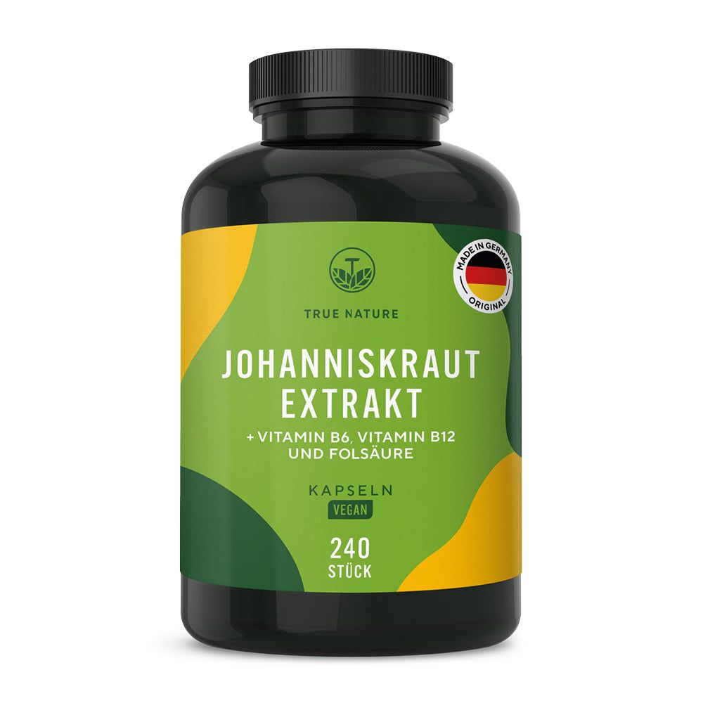 Braune Kapsel-Dose mit grünem Etikett. Text: Johanniskraut Extrakt, + Vitamin B6, B12 und Folsäure, 240 Kapseln, vegan. Aufschrift: True Nature.
