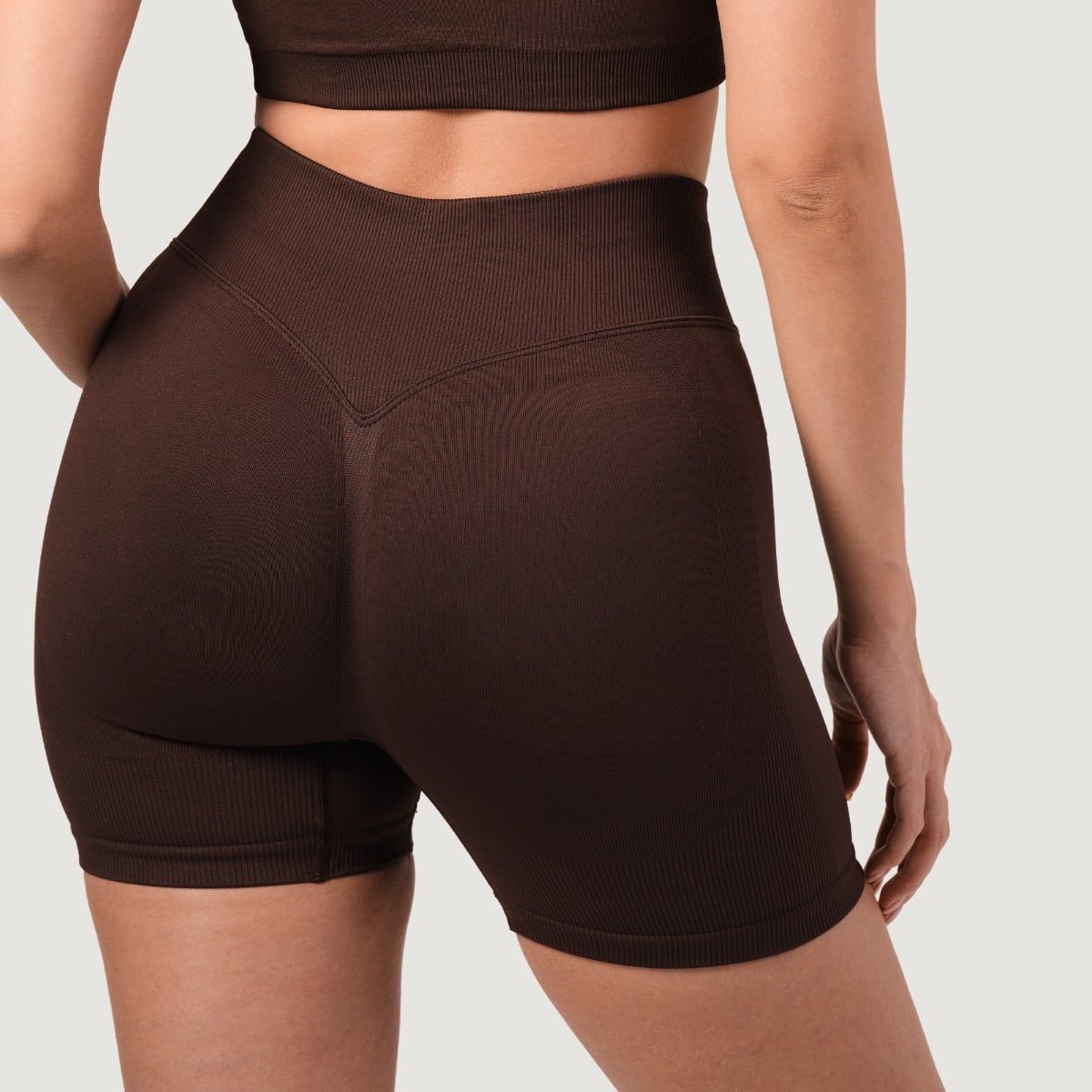 GymBeam Shorts Damen slim mit hoher Taille und Gummizug Mocha