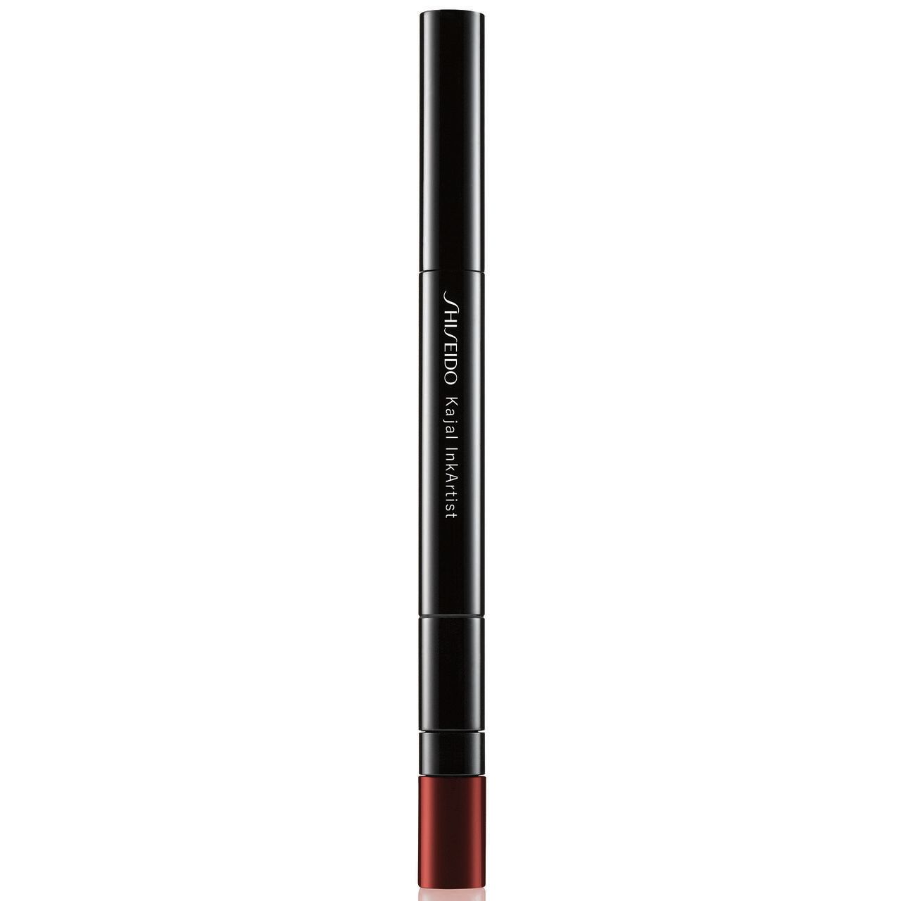 Shiseido Kajal InkArtist, dunkelroter Stift mit schwarzem Gehäuse. Produktname und Marke sind sichtbar.