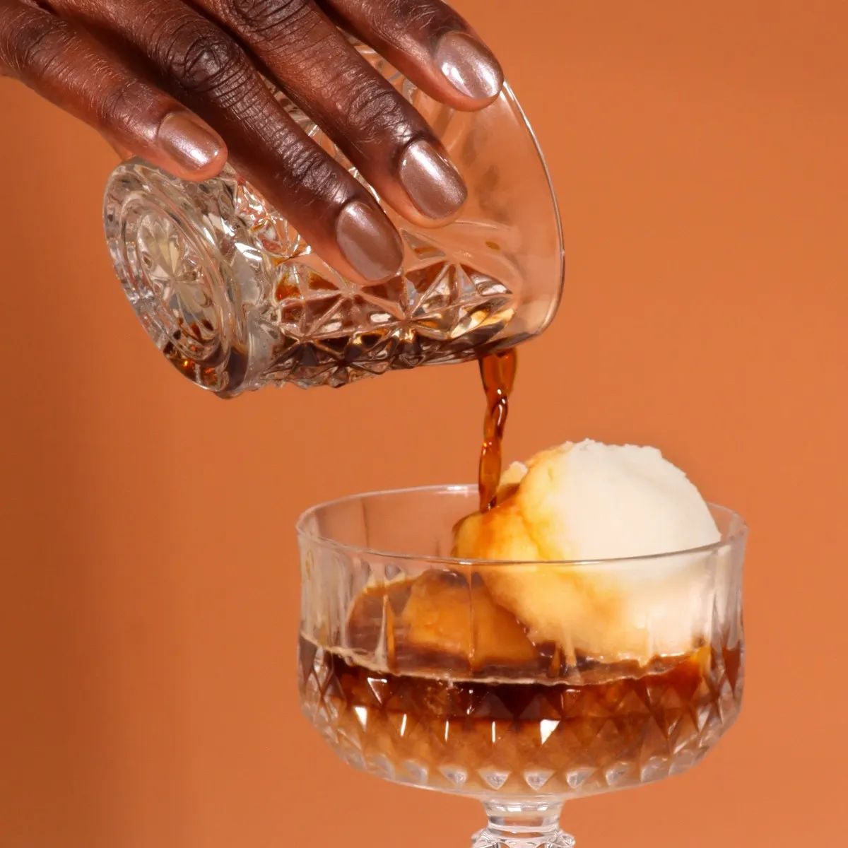 LONDONTOWN gel color Affogato Gel-Nagellack