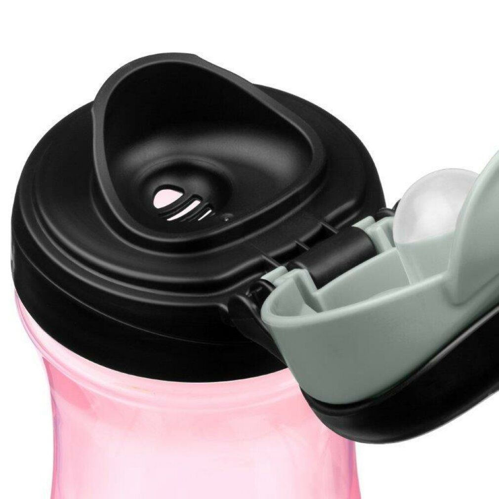 Nahaufnahme des offenen Deckels eines rosa Trinkbechers mit Strohhalm.
