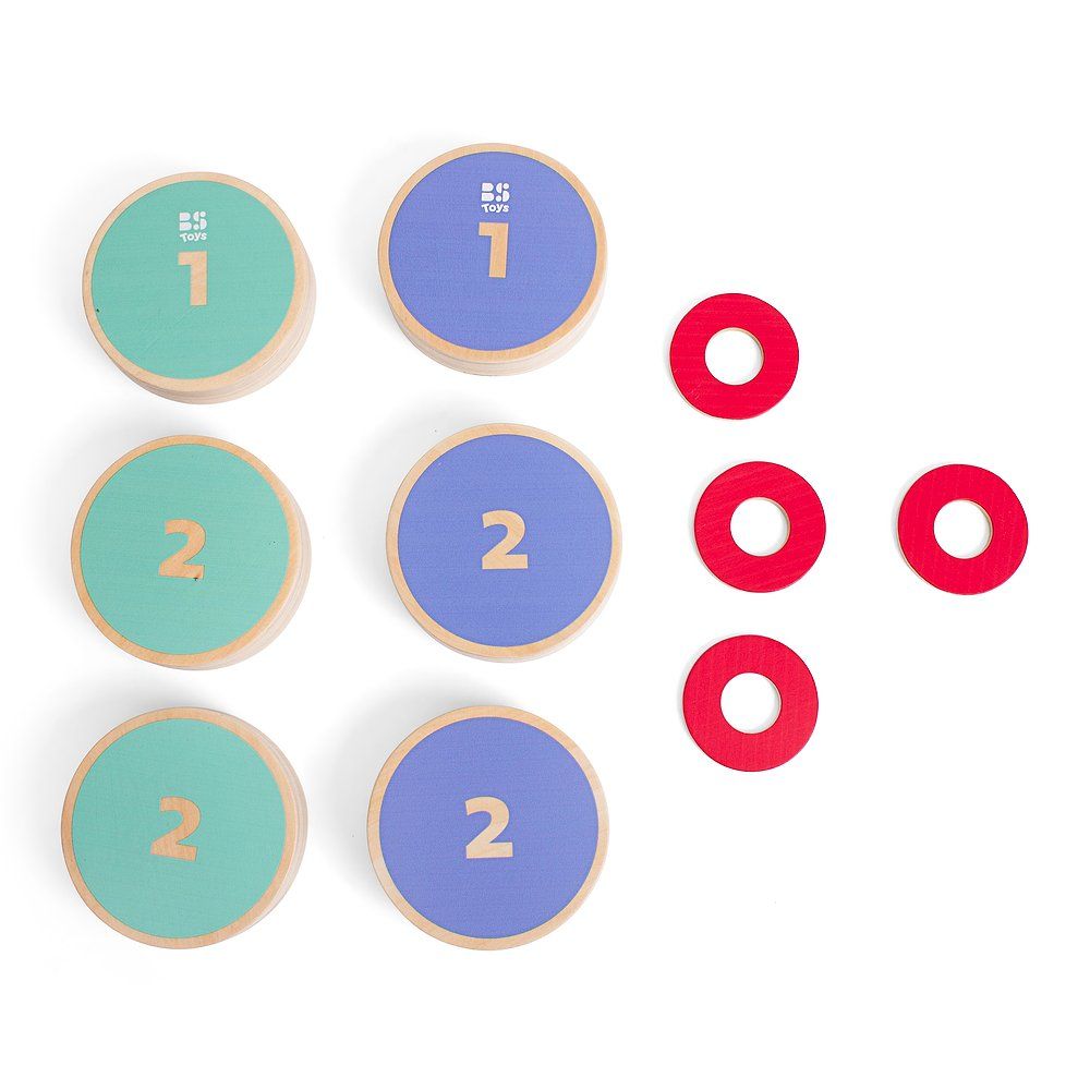 Spiel Roll It. Sechs Holzscheiben mit Zahlen 1 und 2. Rote Ringe. BS Toys Logo. Spielzeug für 2-6 Spieler.