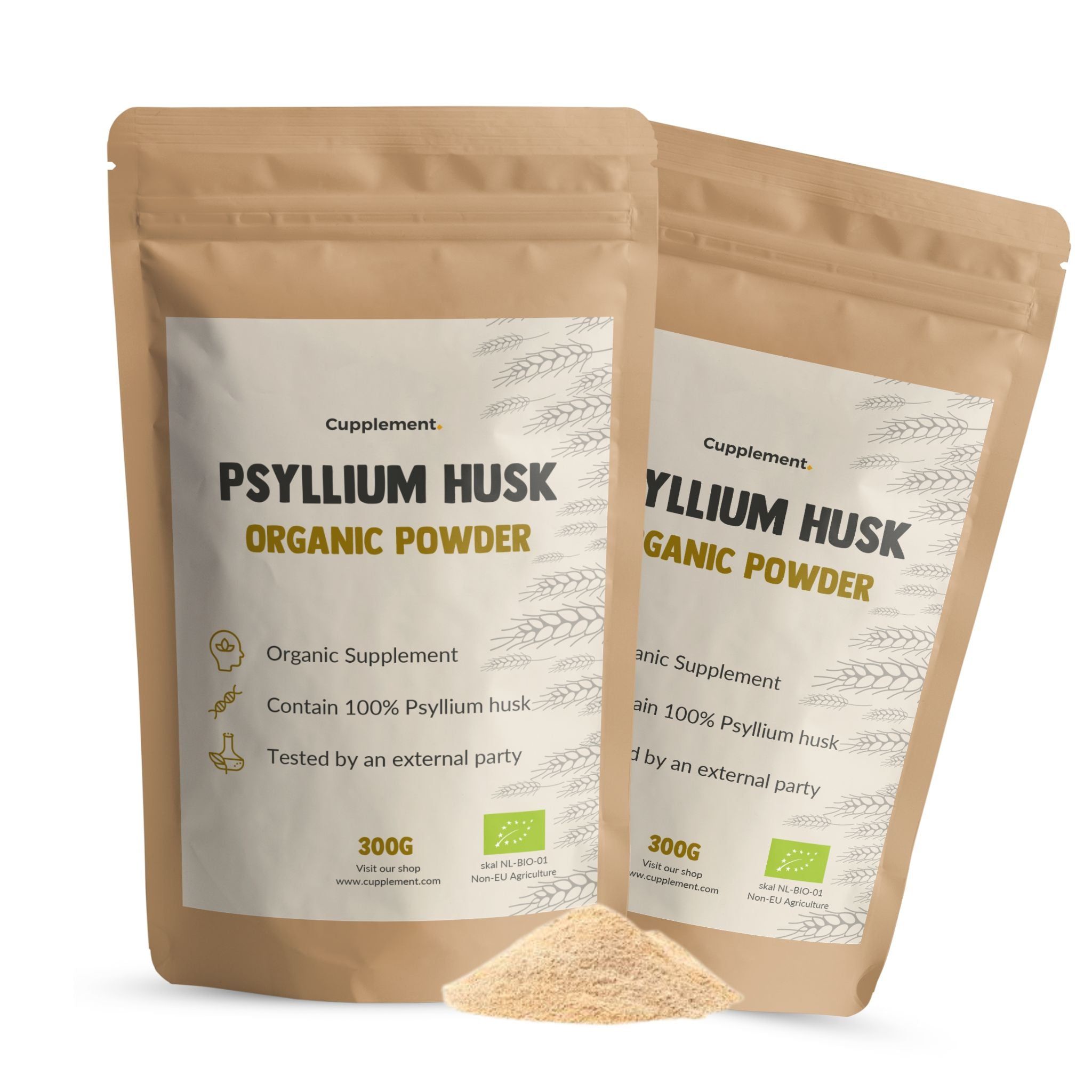 Zwei Beutel Cupplement Flohsamenschalen Pulver. Braune Verpackung mit weißem Etikett. Kleiner Pulverhaufen.