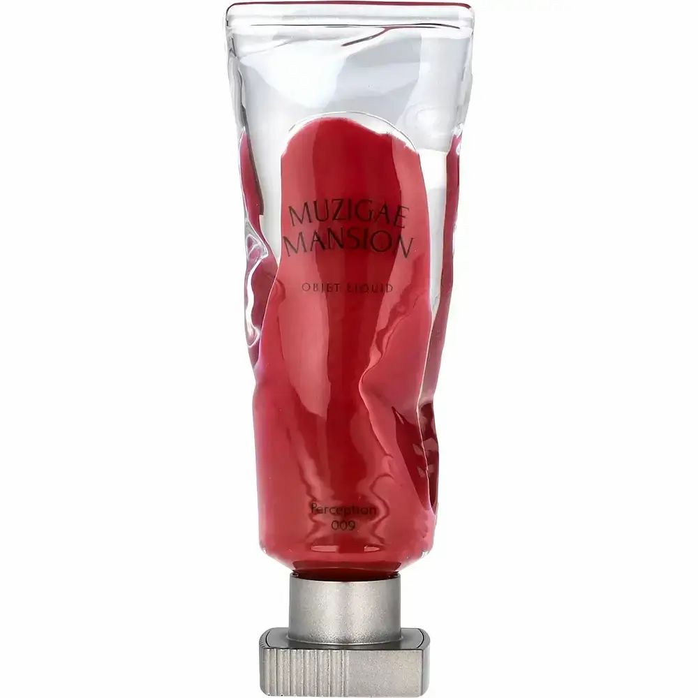 Roter Lippenstift in einer transparenten Tube. Aufschrift: MUZIGAE MANSION Objet Liquid. Farbton 009.