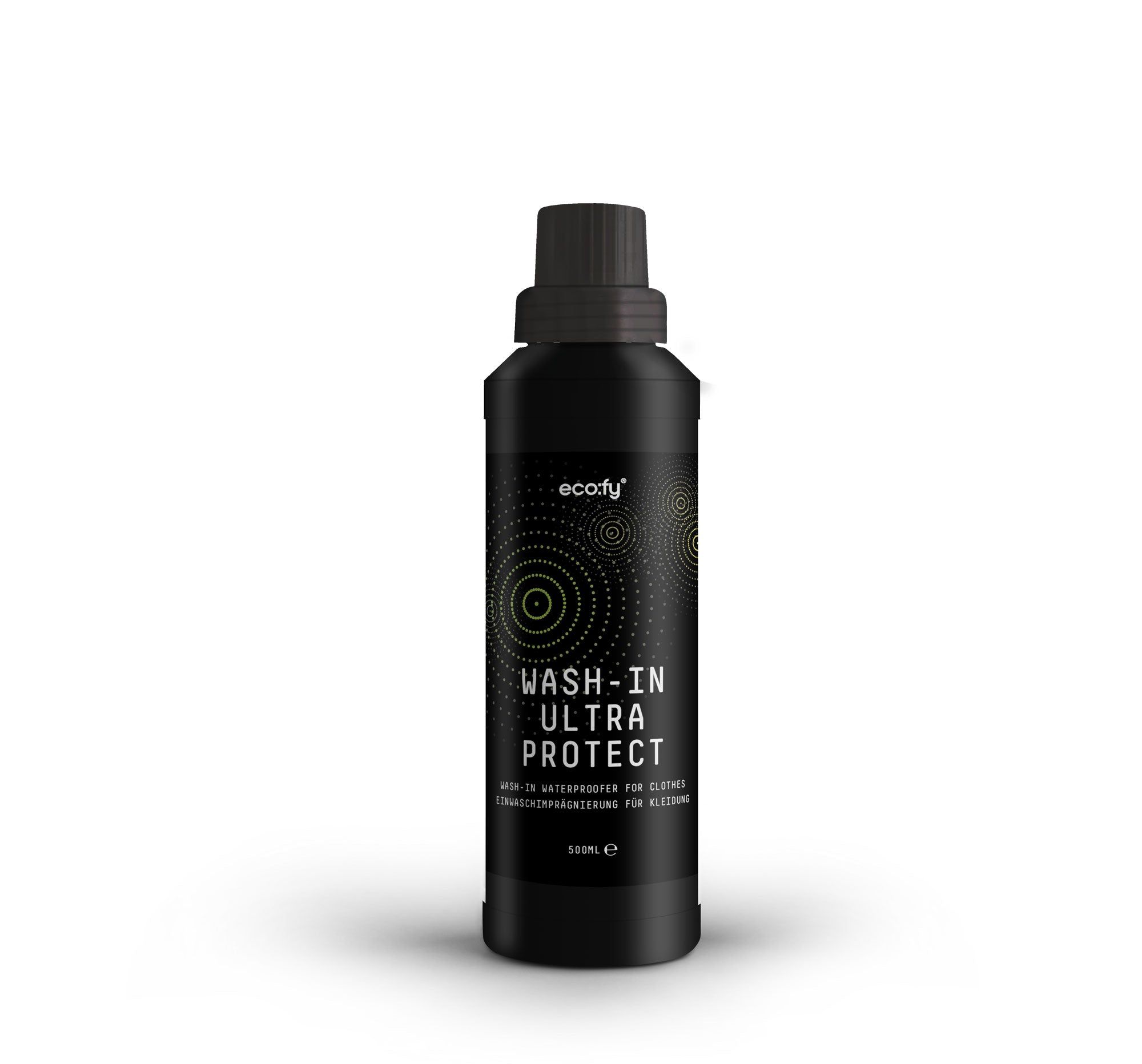 Schwarze Flasche mit schwarzem Deckel. Aufschrift: WASH-IN ULTRA PROTECT. Marke: eco:fy. Produkt für Outdoor- und Funktionskleidung.