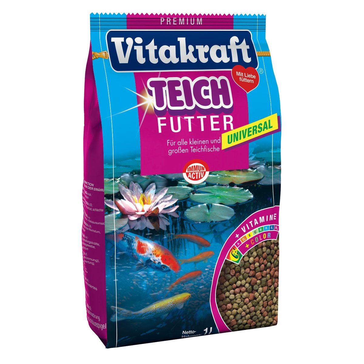 Verpackung Teichfutter. Blau-pinkfarbener Beutel mit Produktnamen und Abbildung von Fischen und Seerosen. Enthält Vitamin und Farbe.