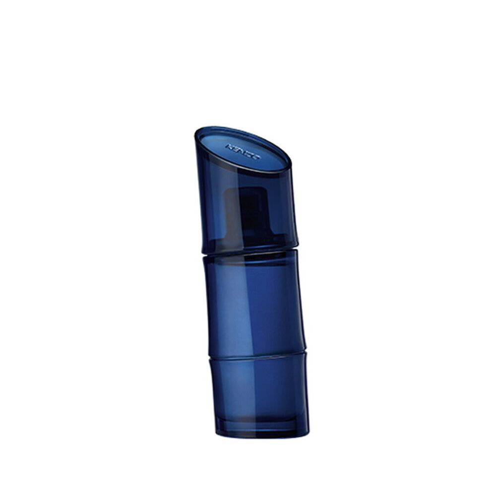 Blauer Kenzo Homme Intense Eau de Toilette-Flakon. Flakon in Bambusform, schräg gestellt.