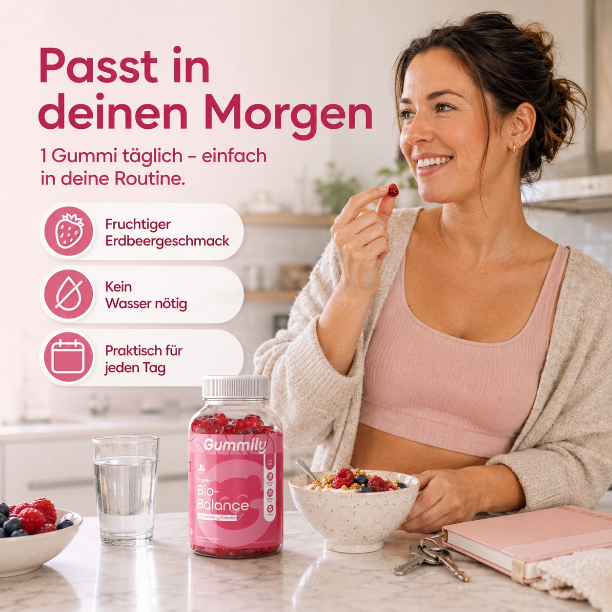Frau isst Gummily Gummibärchen zum Frühstück. Flasche daneben.