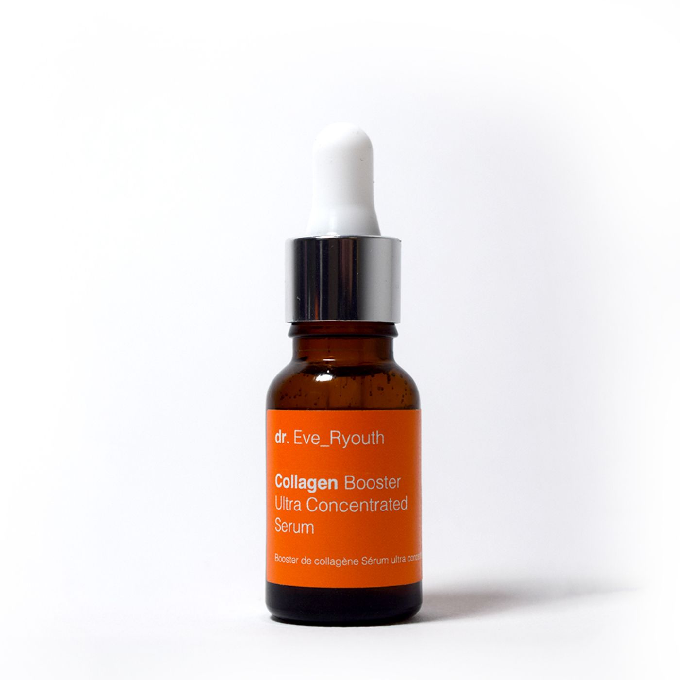 Braunes Glasfläschchen mit Pipette, orangefarbenes Etikett mit weißer Schrift: Collagen Booster Ultra Concentrated Serum.