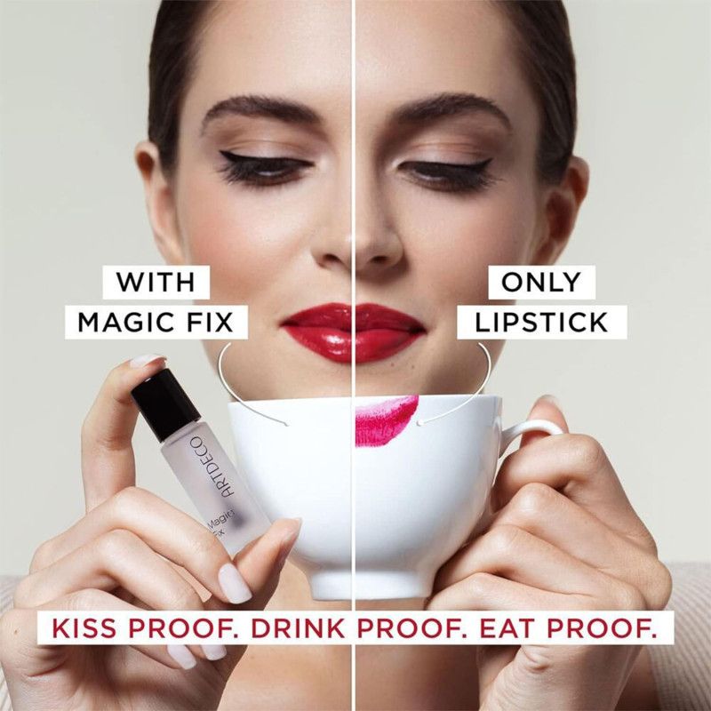 ARTDECO Magic Fix mit Applikator. Zeigt Lippenstift-Transfer-Test auf einer Tasse.