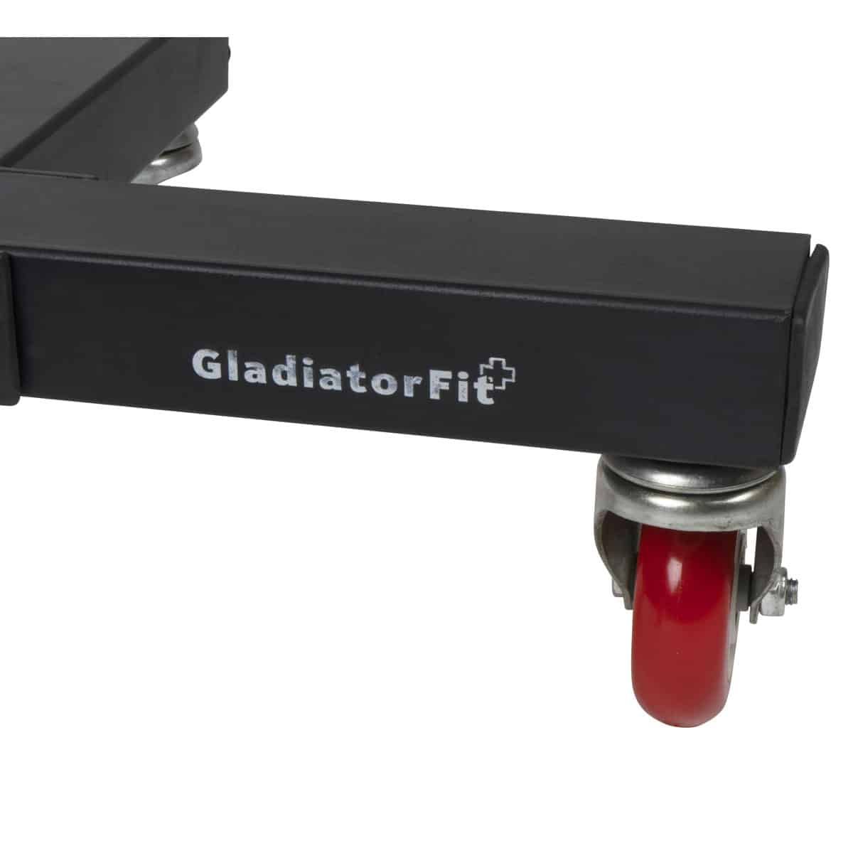 Nahaufnahme der Basis. Schwarzes Metall mit GladiatorFit-Logo. Rote Rollen.