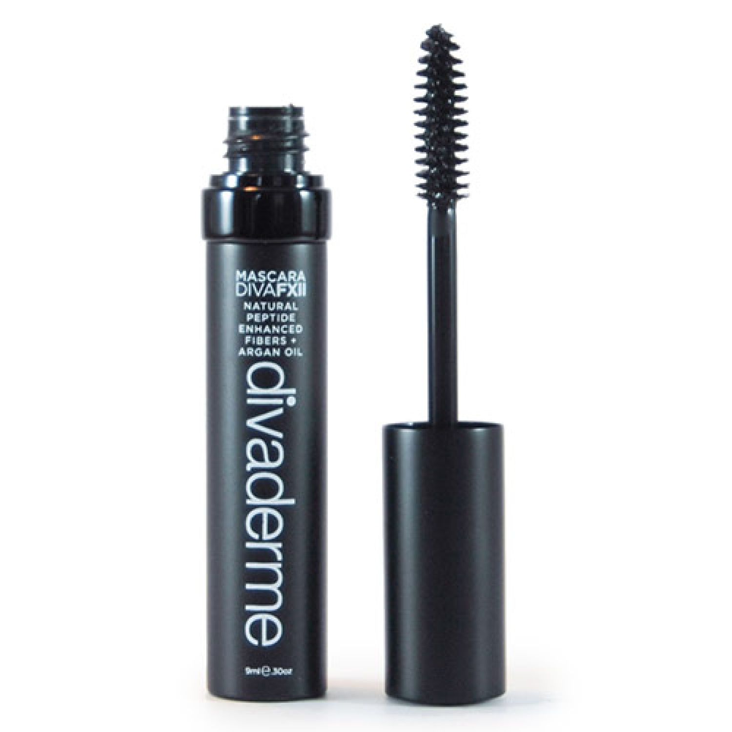 Schwarze Mascara-Tube und Bürste. Auf der Tube steht: Mascara Diva FX ll, Natural Peptide, Enhanced Fibers + Argan Oil. Marke: Divaderme.
