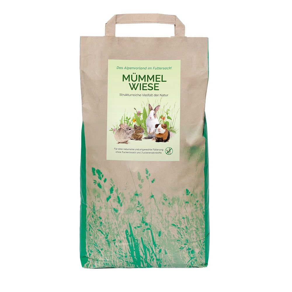 Beutel mit Aufdruck. Aufschrift: Mümmel Wiese. Abbildung von Kaninchen und Meerschweinchen. Grün-weiße Gräser am unteren Rand.