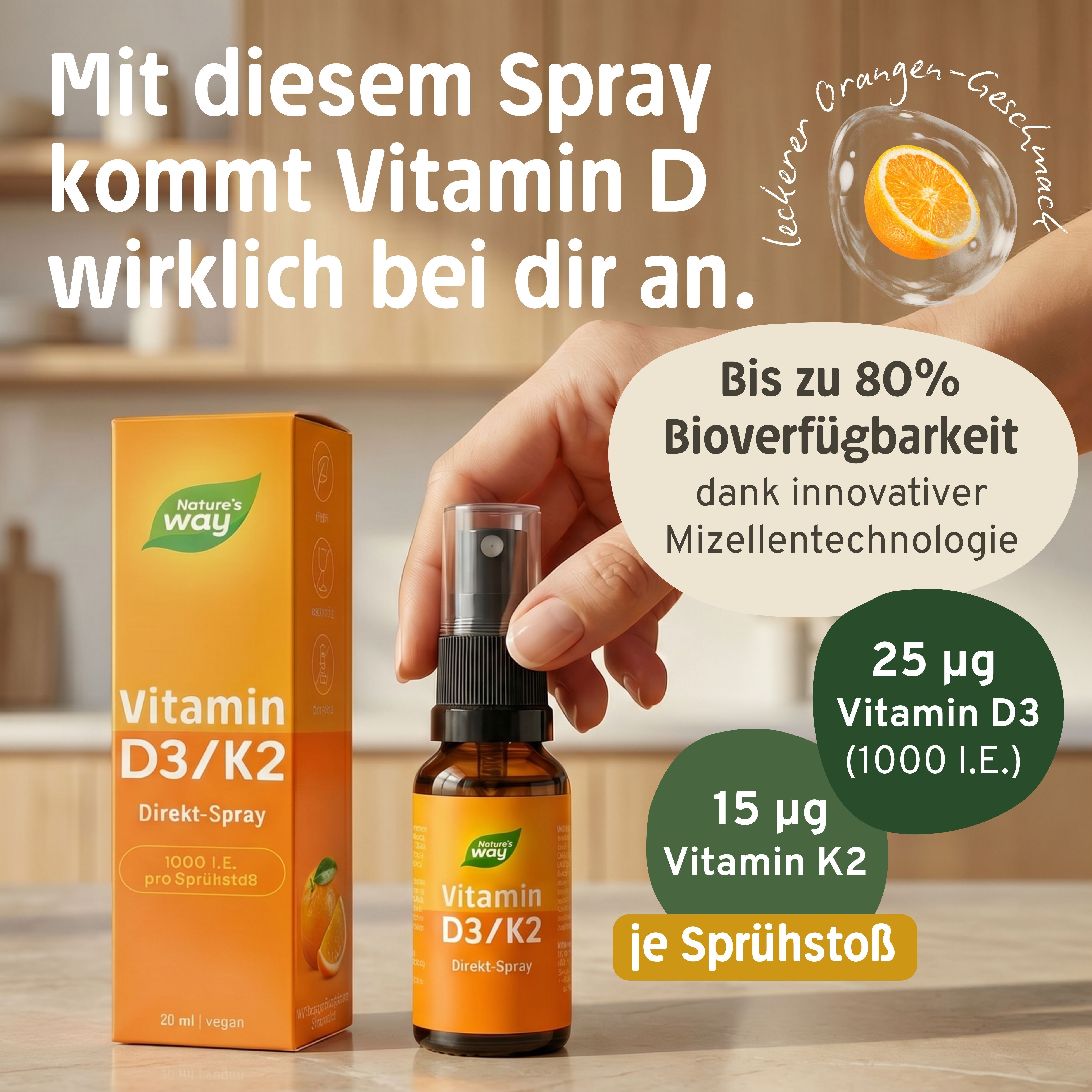 Vitamin D3/K2 Direkt-Spray in der Hand, mit Hinweisen zu Bioverfügbarkeit und Dosierung.
