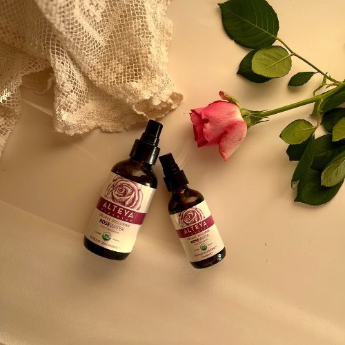 Alteya Organics Rosenwasser im Glas