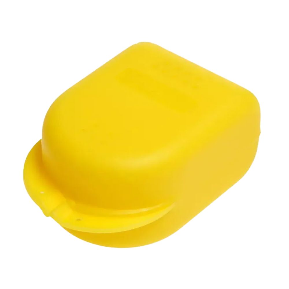 Gelbe Zahnspangenbox. Rechteckige Form mit abgerundeten Ecken. Deckel mit Griff. Aus Kunststoff.