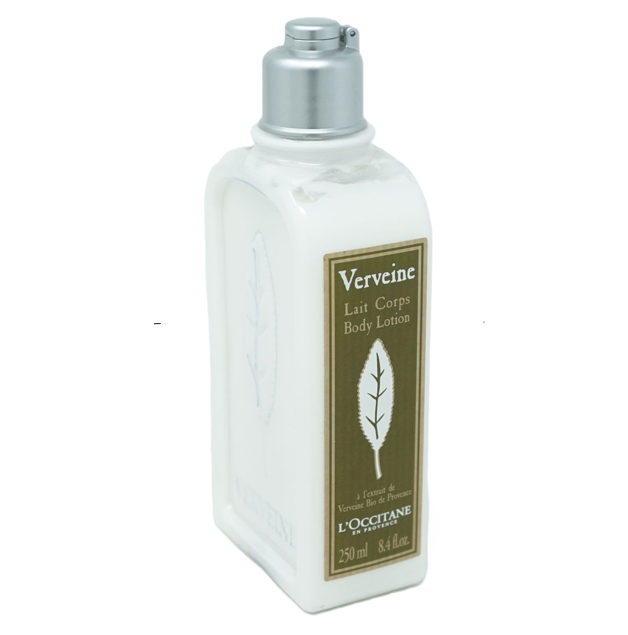 Weiße Flasche L'Occitane Verbene Körpermilch mit silbernem Verschluss und Blattprägung.