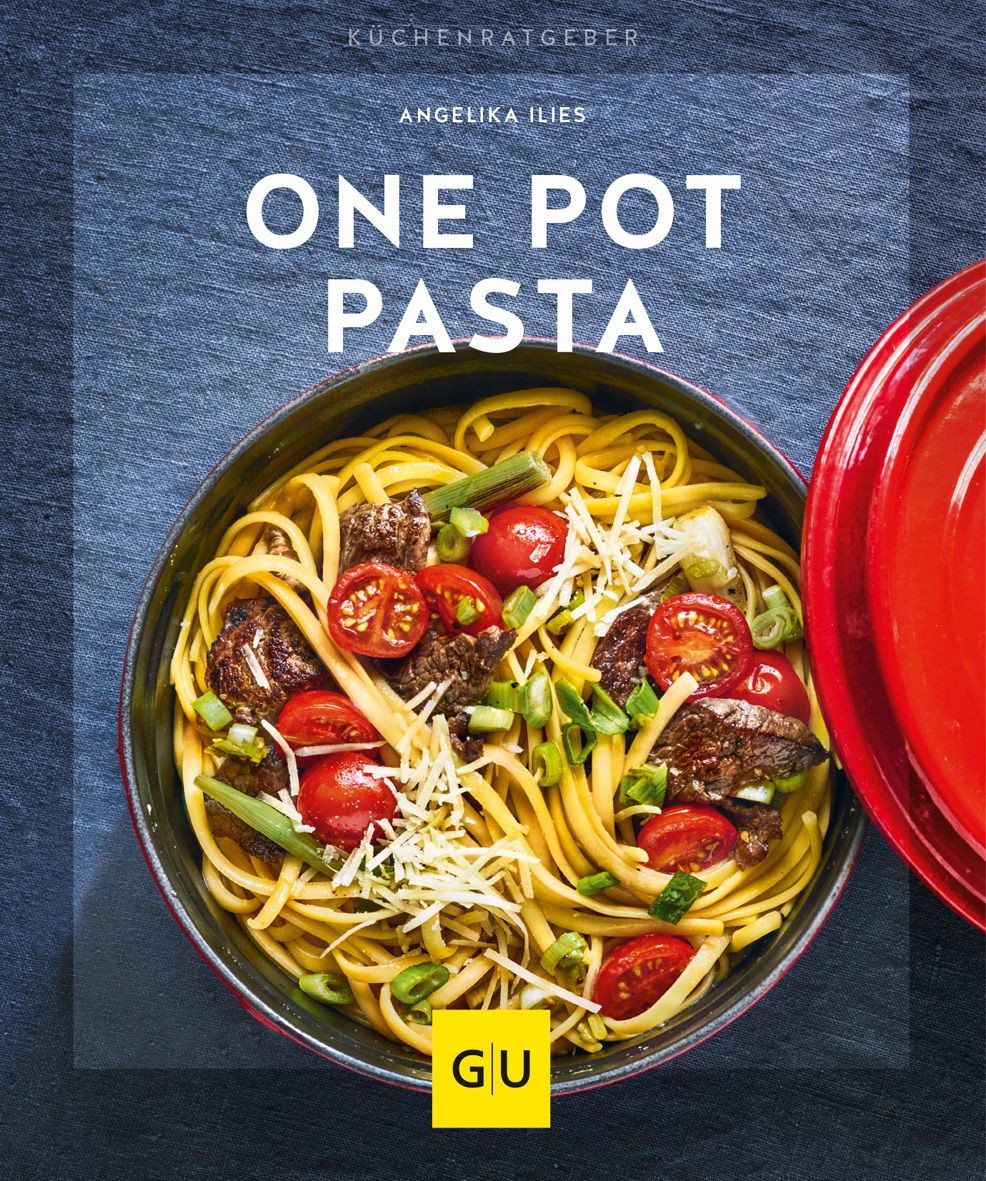 Buchcover mit Titel "One Pot Pasta". Darunter ein Teller mit Pasta, Tomaten und Gemüse. Roter Topfdeckel rechts.
